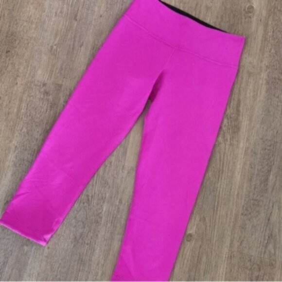 Lululemon Wunder Under hot pink crops 19" - Picture 3 of 7